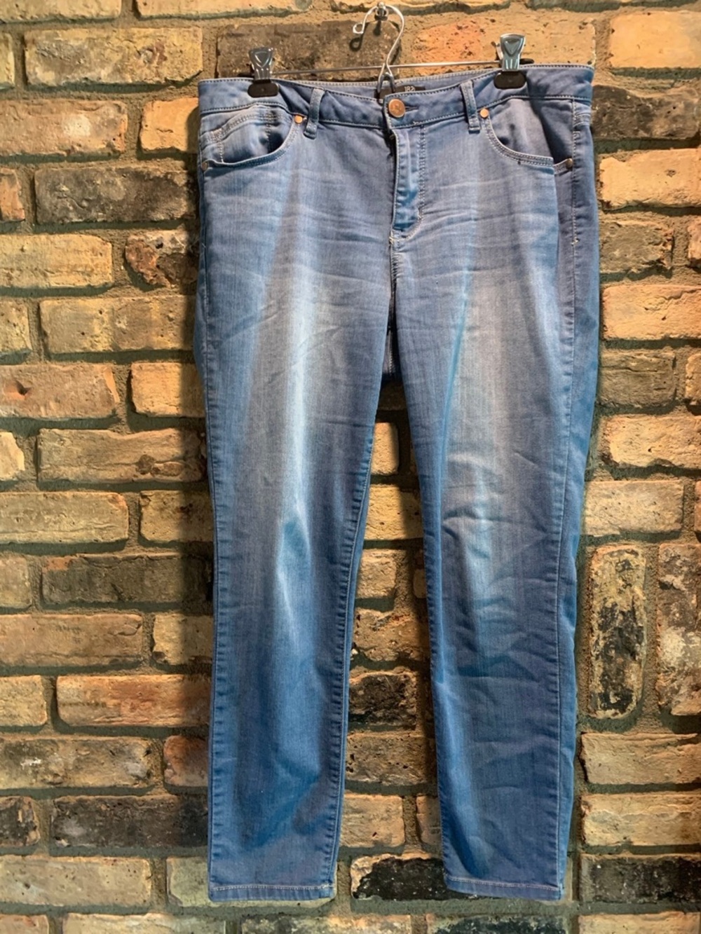 1822 Denim Light Blue Straight Jeans capri length size 16